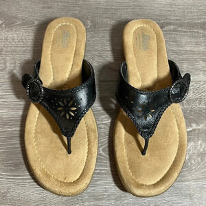 Bass Daisy Thong Buckle Sandals Black 7M